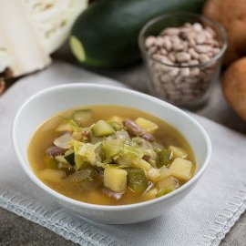 Babos zöldségleves (7-10 éves korcsoport, allergénmentes alappal)