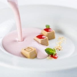 Balzsamos eperkrémleves kacsamájjal, pirított mandulával