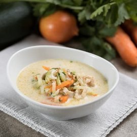 Csirkeraguleves cukkínivel (7-10 éves korcsoport, allergénmentes alappal)