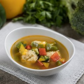 Halgombócleves zöldségekkel (7-10 éves korcsoport, allergénmentes alappal)