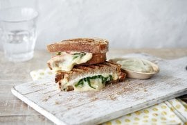 Három sajtos toast majonézzel