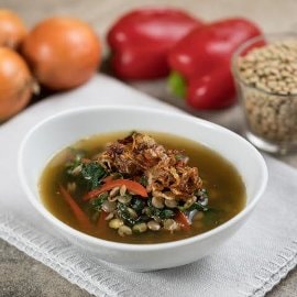 Lencseleves parajjal és pirított hagymával (felnőtt, allergénmentes alappal)