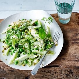 Zelleres zöldborsó saláta Zelleres zöldborsó saláta