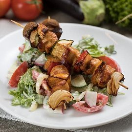 Zöldséges csirkenyárs joghurtos salátával (7-10 éves korcsoport)