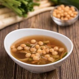 Zöldséges marhahúsleves levesgyönggyel (felnőtt, allergénmentes alappal)