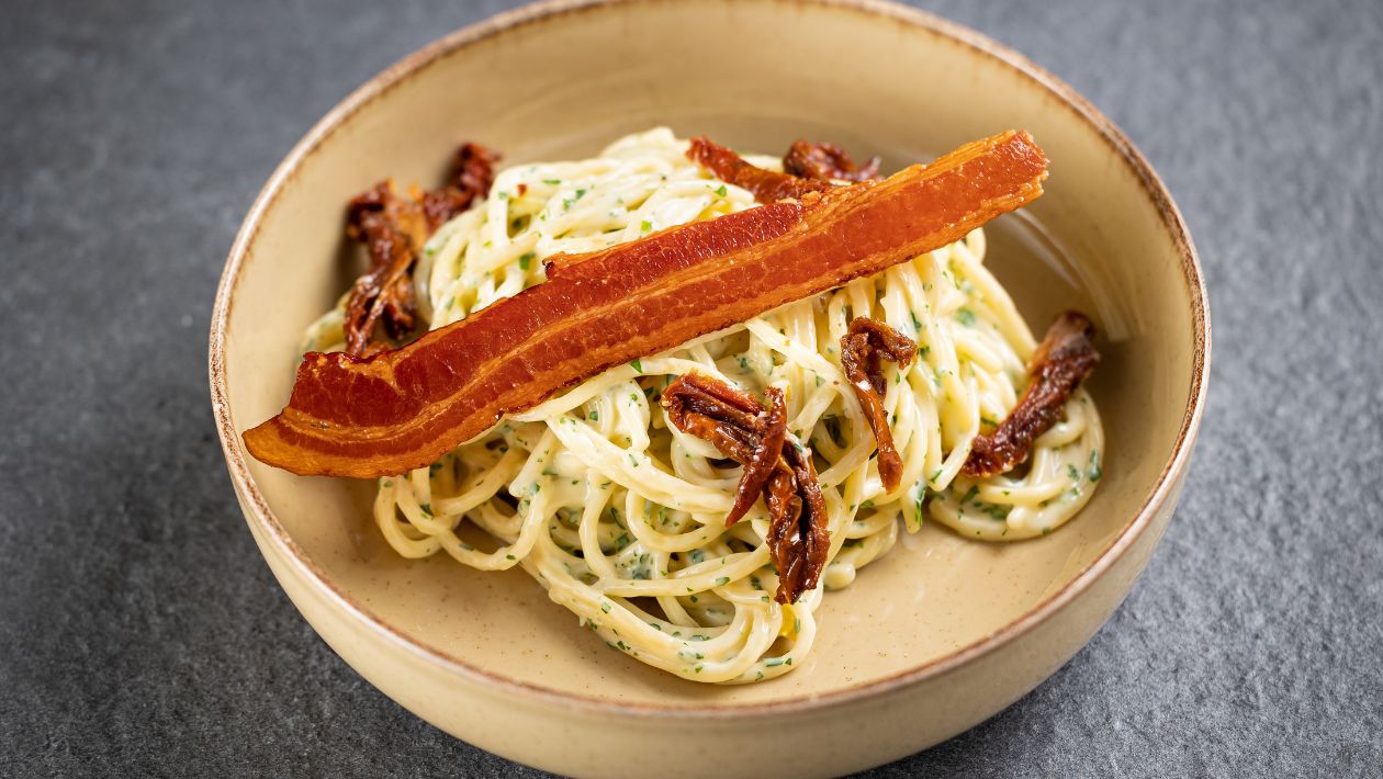 Spagetti sajtmártással, szárított paradicsommal, szalonnával – - Recept