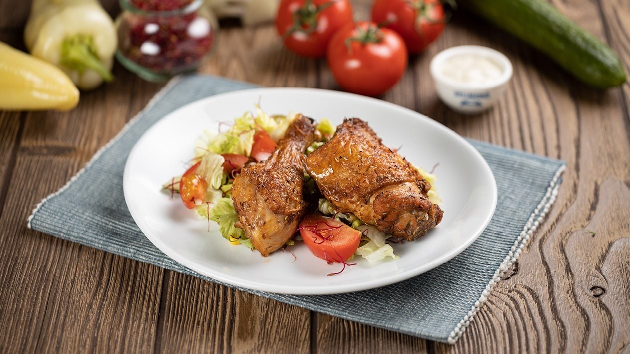 Görög csirkecomb salátával, csírával és gyros öntettel (felnőtt) – - Recept