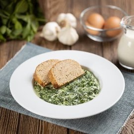 Tejszínes parajfőzelék köleses-burgonyás pulykavagdalttal (felnőtt)