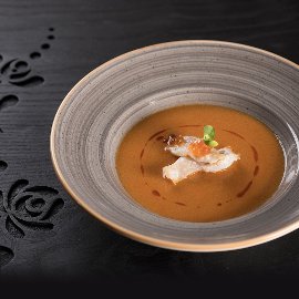 Halászlé vörös sügérrel és lazackaviárral