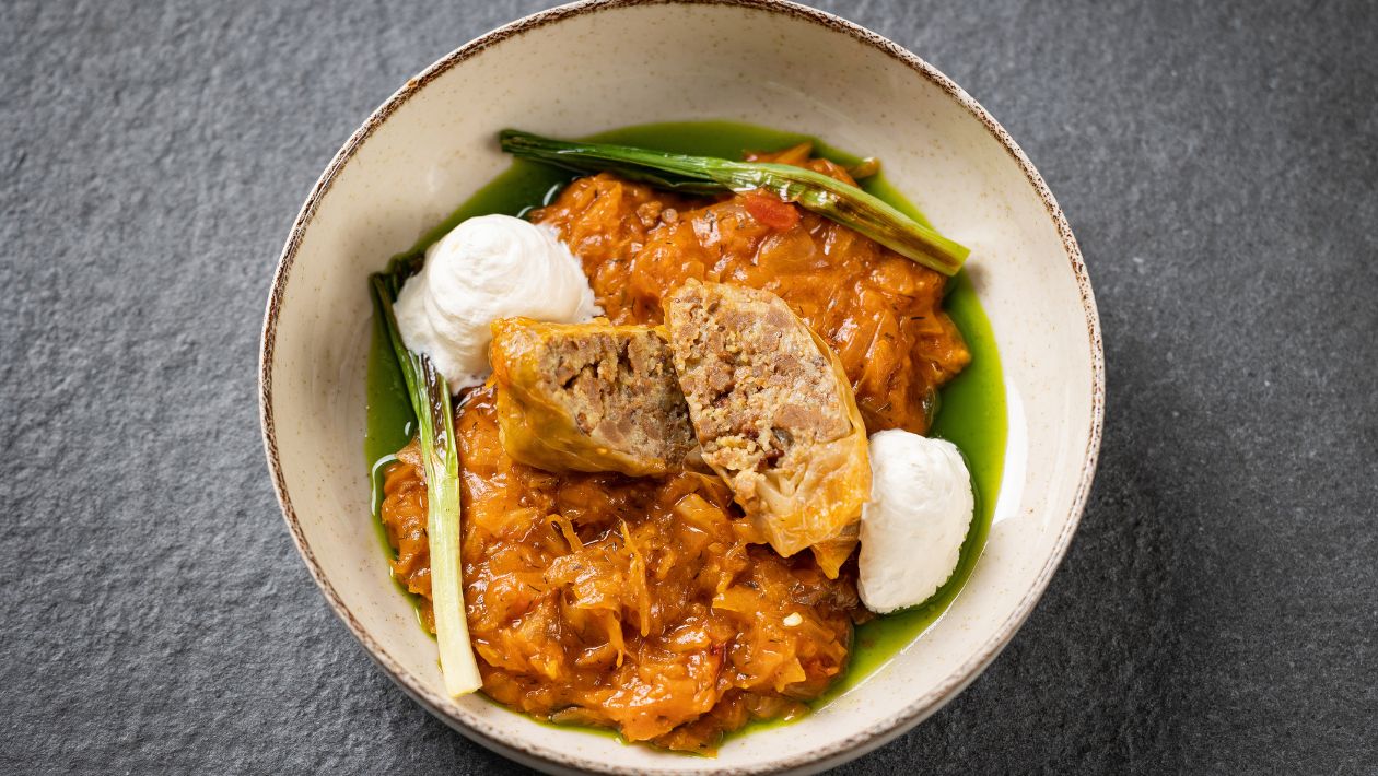Töltött káposzta, kapros káposztafőzelékkel, tejföl habbal. (The Vegetarian Butcher) – - Recept Töltött káposzta, kapros káposztafőzelékkel, tejföl habbal. (The Vegetarian Butcher) – - Recept