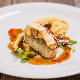 Barackal sült fetás csirkemell, curry-s burgonyapürével