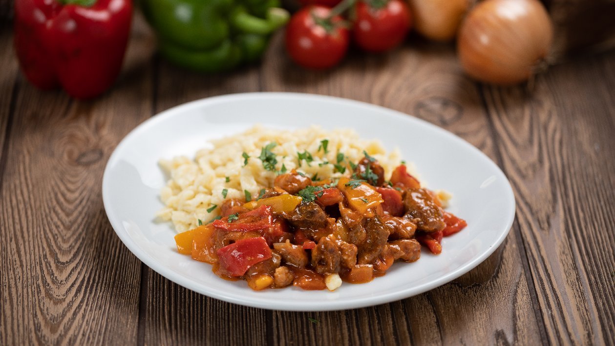 Zöldséges sertésragu tésztával (felnőtt) – - Recept