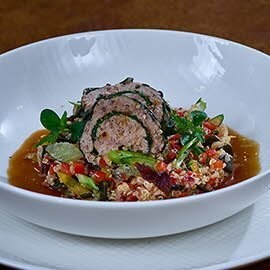 Mangold rolád quinoa salátával