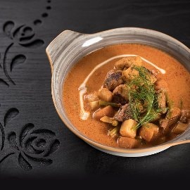 Fűszeres Palócgulyás, pirított szalvéta gombóccal