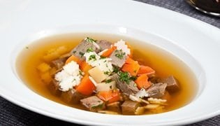 Házias marhahúsleves (7-10 éves korcsoport)