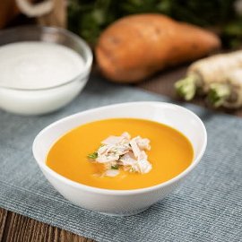 Petrezselyemgyökeres édesburgonyakrémleves sonkával (7-10 éves korcsoport)