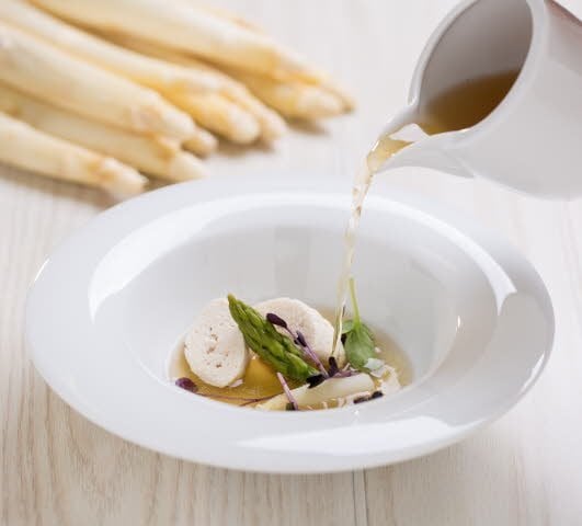 Spárga eszencia szárnyas galuskával (2)